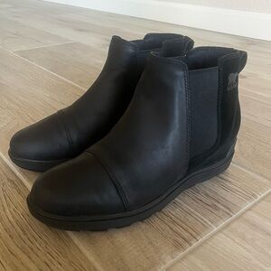 Sorel Evie II Chelsea Boots Waterproof Slip On Wedge Black Size 9